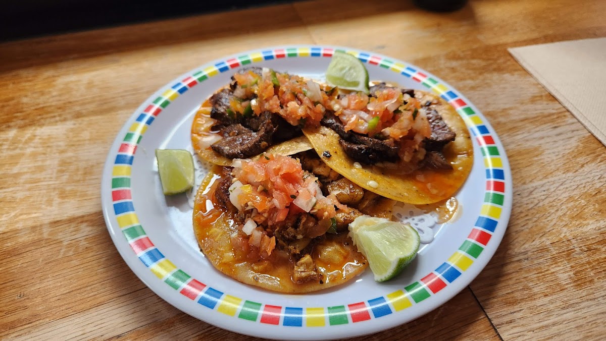 Tacos Y Liquor Photos 2